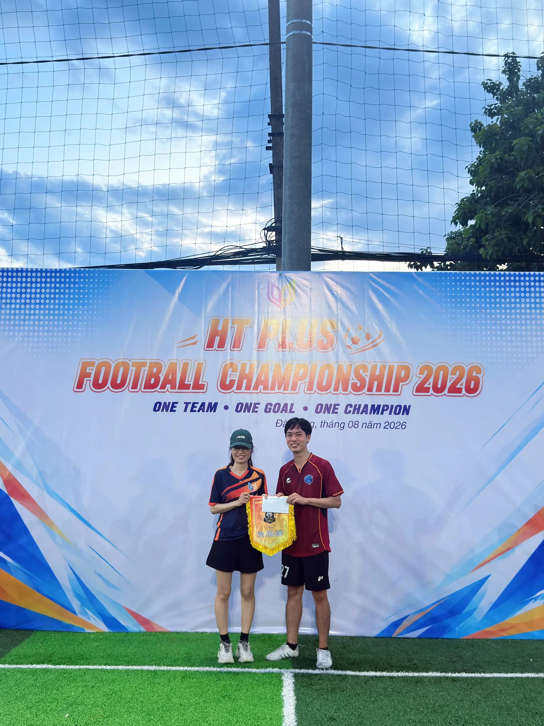 Ảnh vinh danh Nguyễn Thành Trang